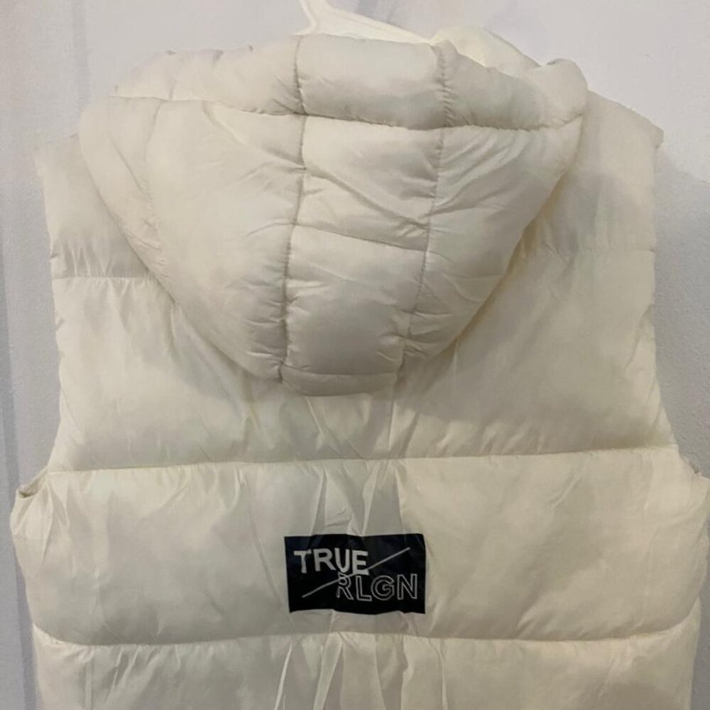Truereligion hooded puffer vest,large ,crop ,winter white